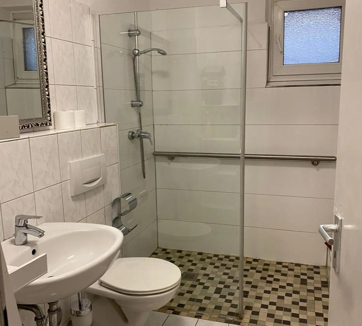 Othman Appartements Anderter Strasse 55A Eg Hanower Niemcy